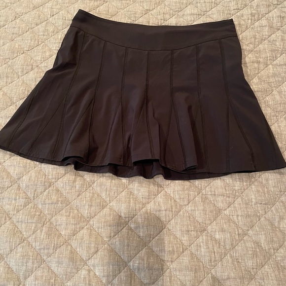 Black Athleta skirt, size 4 - Picture 3 of 3